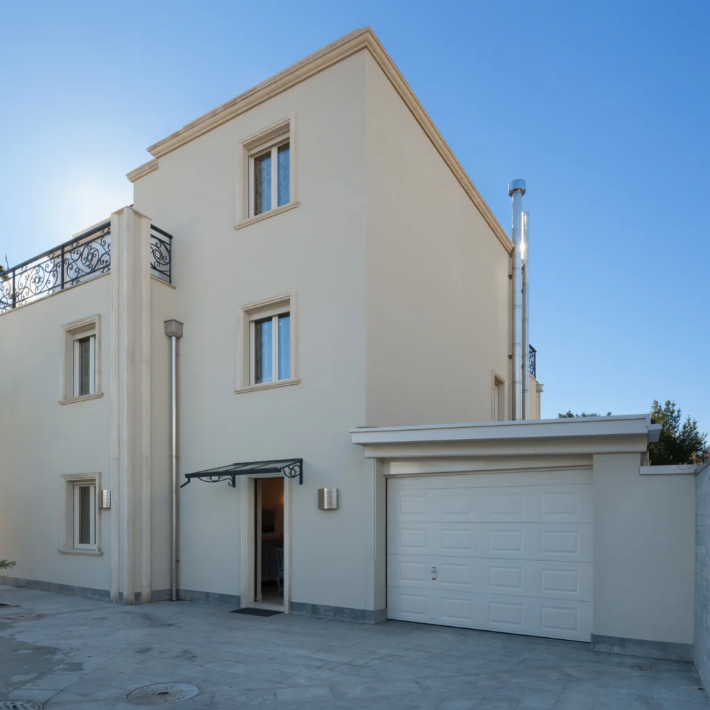 Des façades exposées à la mer